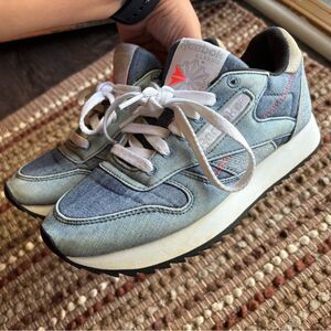 Size 6 Reebok Classic Denim Print Shoes